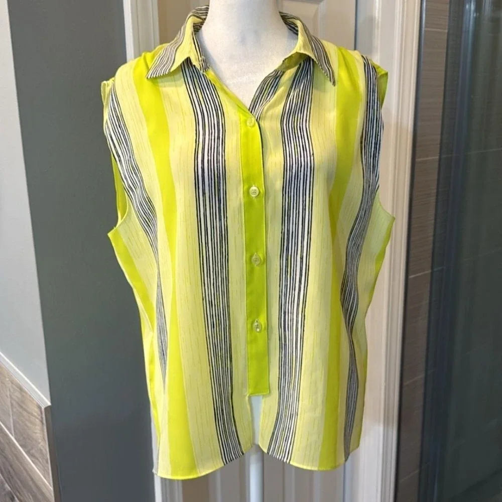BCBG‎ Summer Button Down Sleeveless Top Size Medium